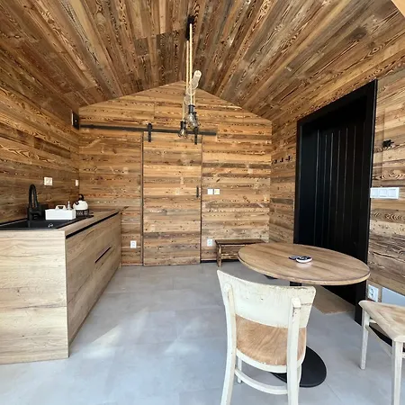 Domcek Pri Studenom Potoku